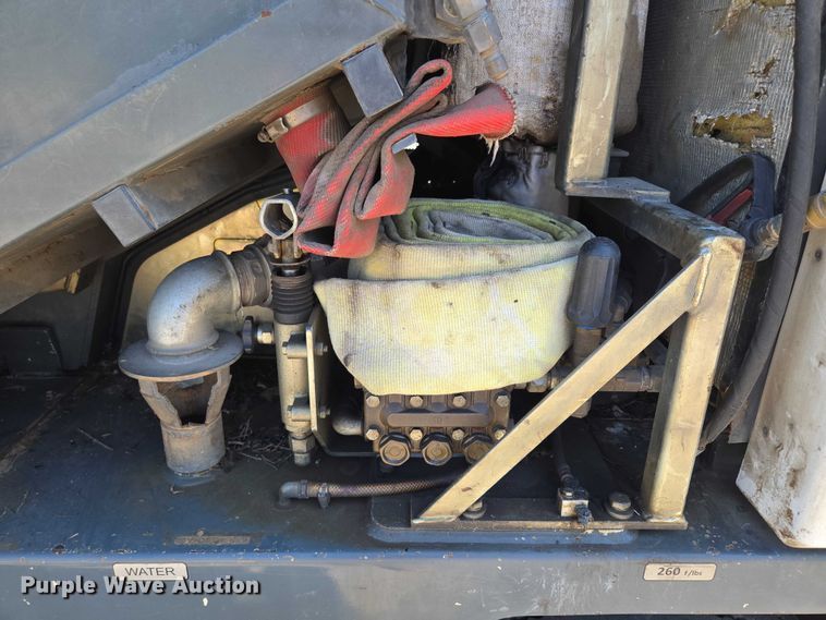 image for item EF1941 2016 Ravo 5 Series 540 street sweeper