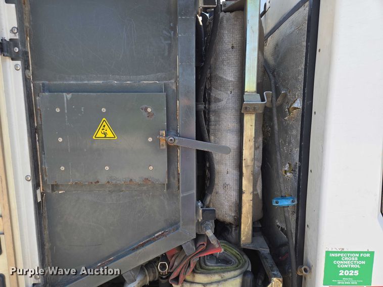 image for item EF1941 2016 Ravo 5 Series 540 street sweeper