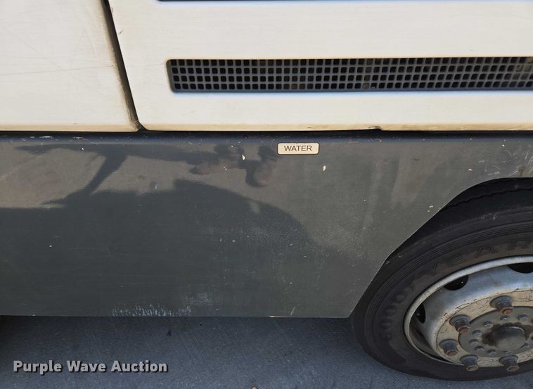 image for item EF1941 2016 Ravo 5 Series 540 street sweeper