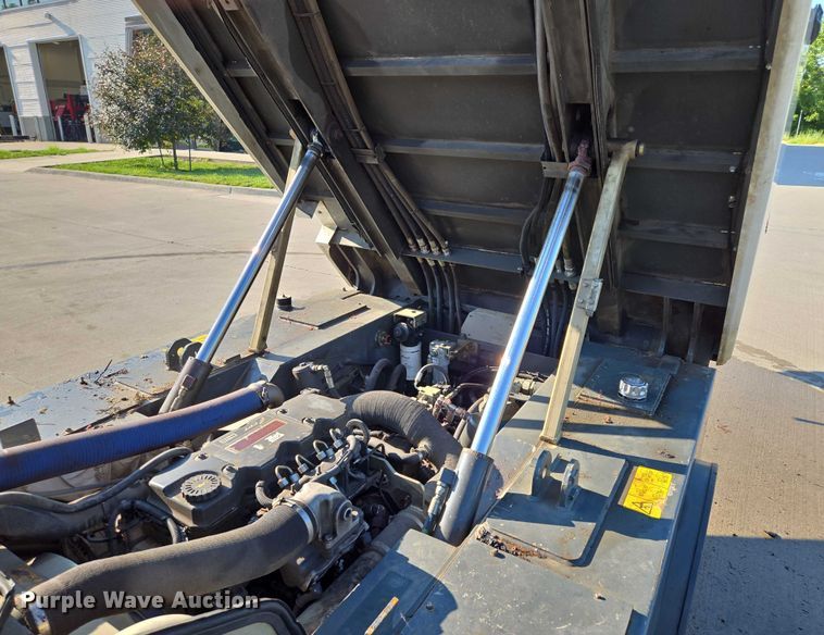 image for item EF1941 2016 Ravo 5 Series 540 street sweeper