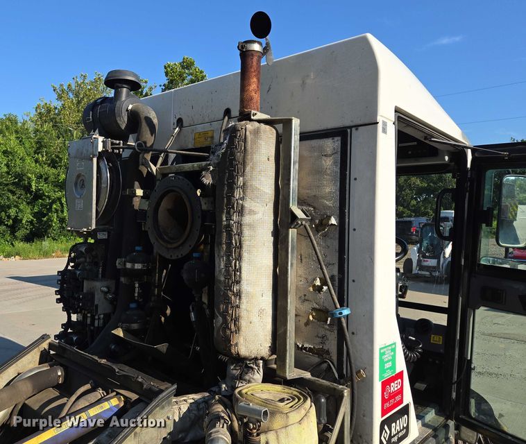 image for item EF1941 2016 Ravo 5 Series 540 street sweeper