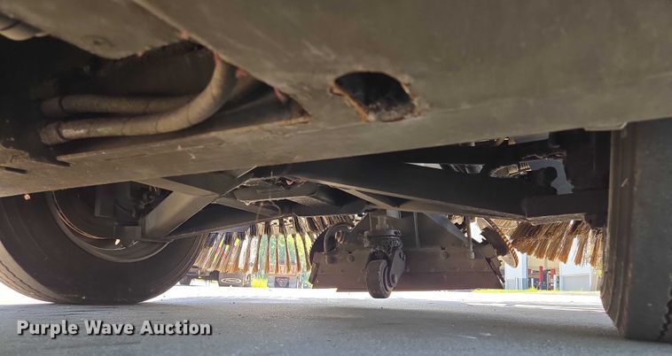 image for item EF1941 2016 Ravo 5 Series 540 street sweeper