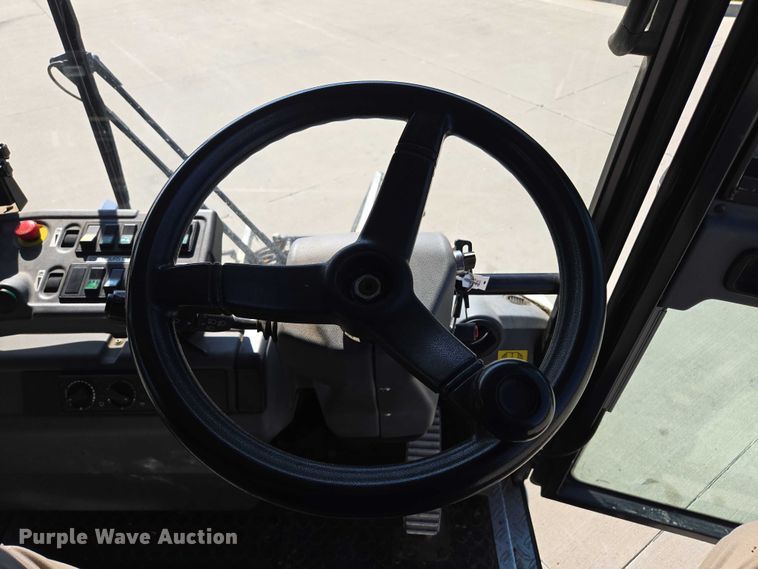 image for item EF1941 2016 Ravo 5 Series 540 street sweeper