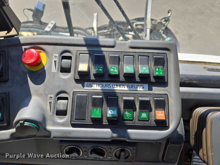 image for item EF1941 2016 Ravo 5 Series 540 street sweeper