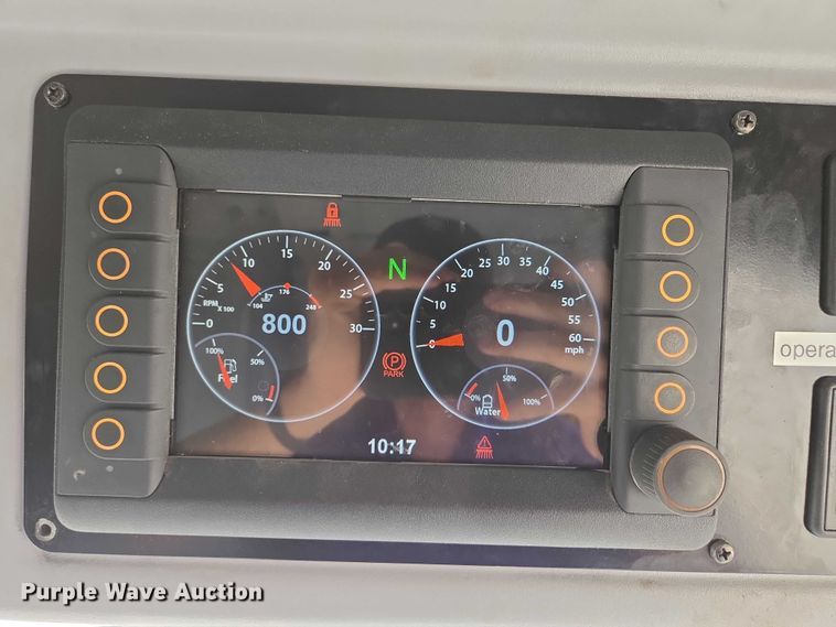 image for item EF1941 2016 Ravo 5 Series 540 street sweeper