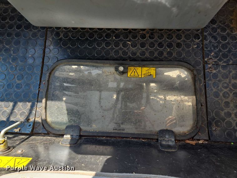 image for item EF1941 2016 Ravo 5 Series 540 street sweeper