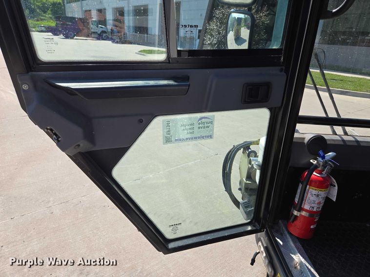 image for item EF1941 2016 Ravo 5 Series 540 street sweeper