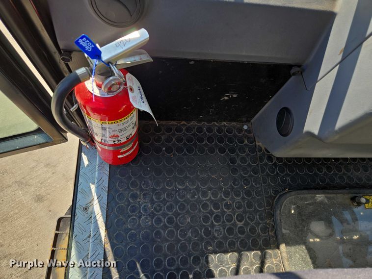 image for item EF1941 2016 Ravo 5 Series 540 street sweeper