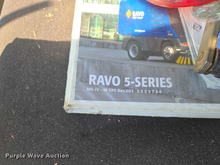 image for item EF1941 2016 Ravo 5 Series 540 street sweeper