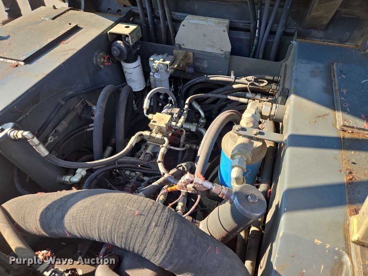 image for item EF1941 2016 Ravo 5 Series 540 street sweeper