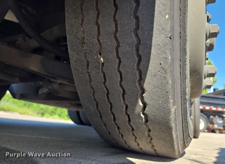 image for item EF1941 2016 Ravo 5 Series 540 street sweeper