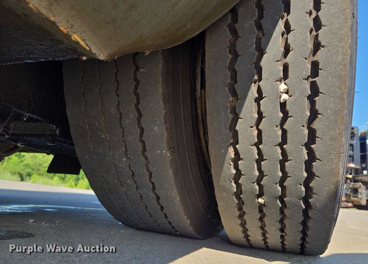 image for item EF1941 2016 Ravo 5 Series 540 street sweeper