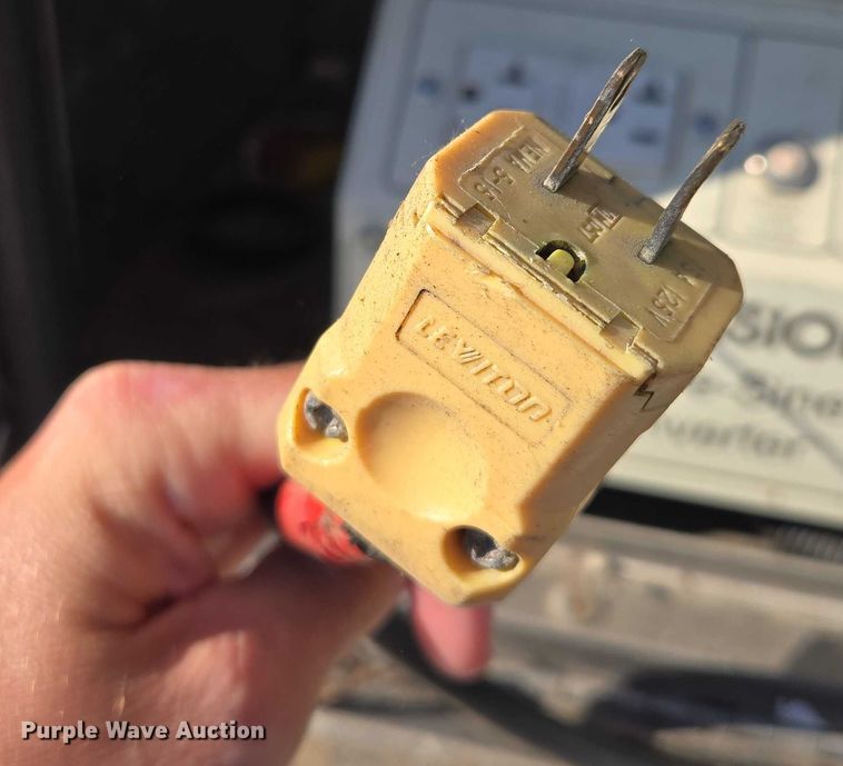 image for item EF1946 2005 International 4400 bucket truck