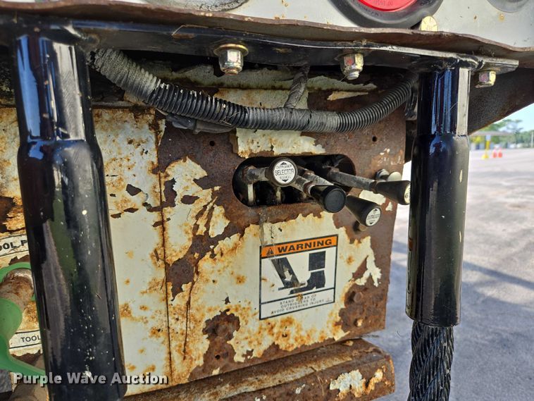 image for item EF1946 2005 International 4400 bucket truck