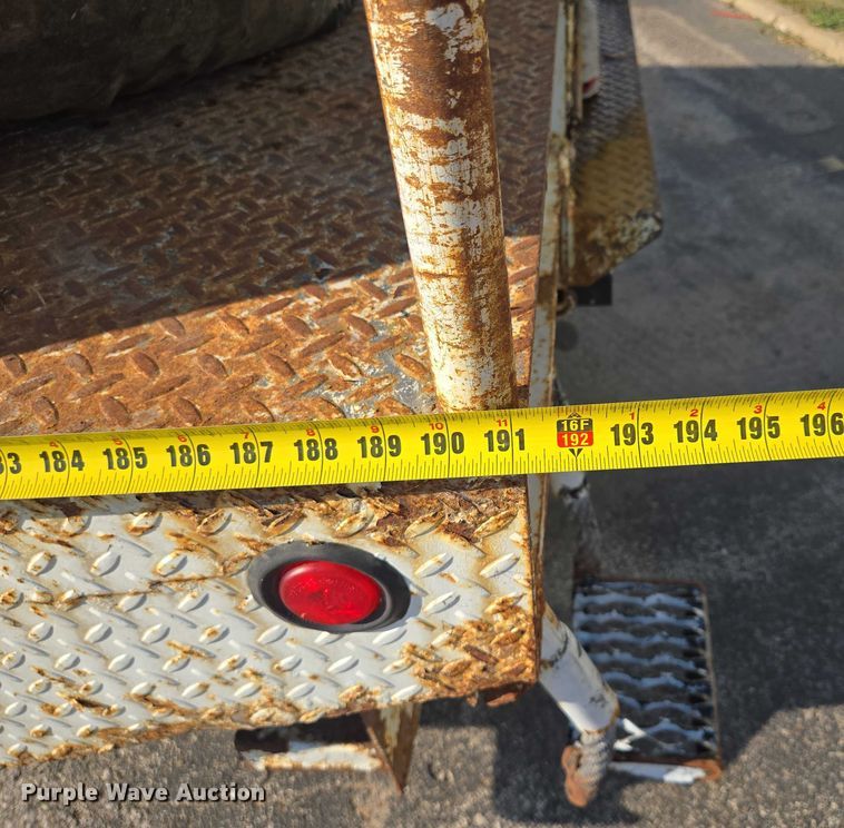 image for item EF1946 2005 International 4400 bucket truck