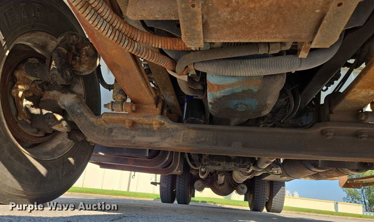 image for item EF1946 2005 International 4400 bucket truck