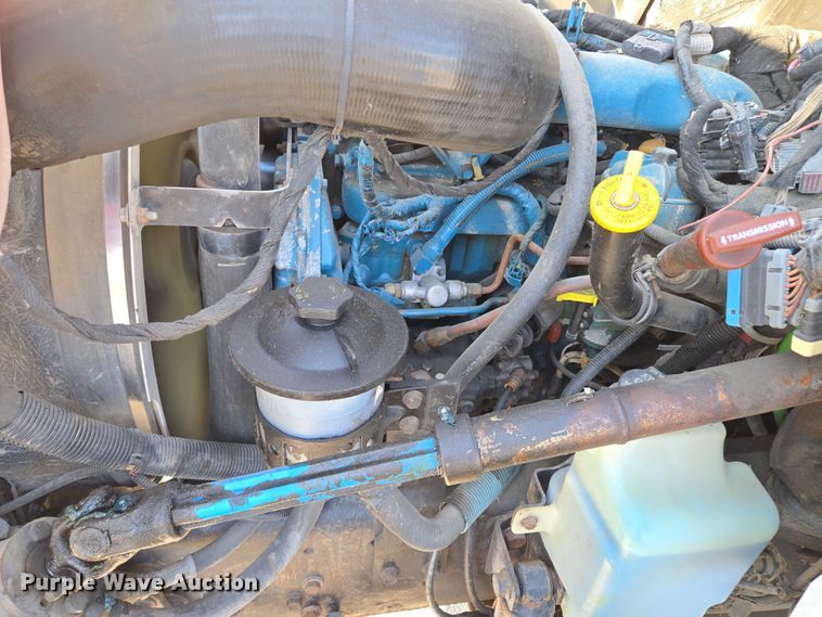 image for item EF1946 2005 International 4400 bucket truck