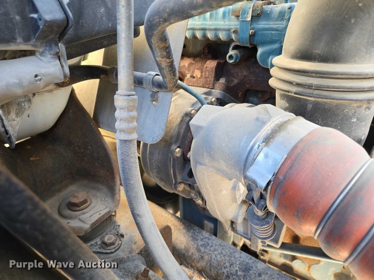 image for item EF1946 2005 International 4400 bucket truck