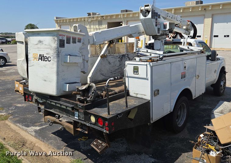 CAMIóN CON CANASTILLA 2011 FORD ALTEC