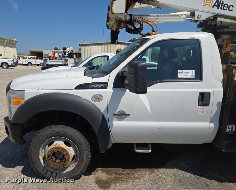 image for item EF1947 2011 Ford F550 Super Duty bucket truck
