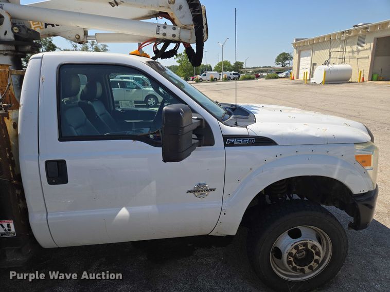 image for item EF1947 2011 Ford F550 Super Duty bucket truck