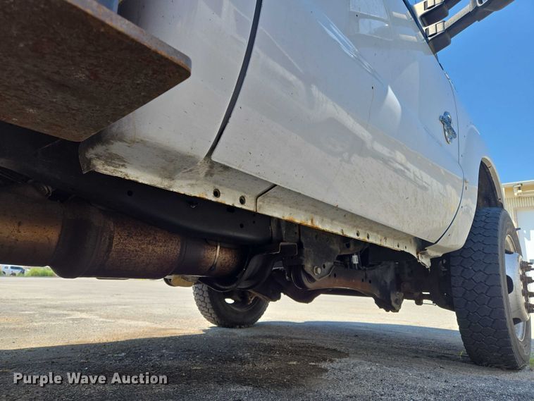 image for item EF1947 2011 Ford F550 Super Duty bucket truck