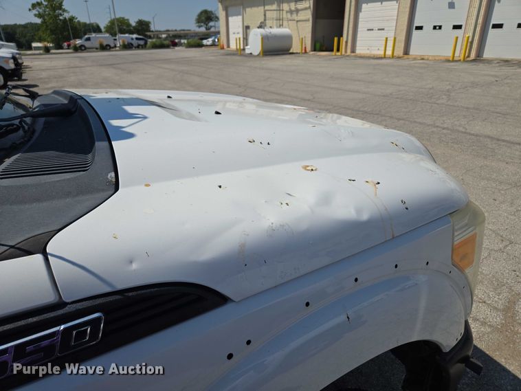 image for item EF1947 2011 Ford F550 Super Duty bucket truck