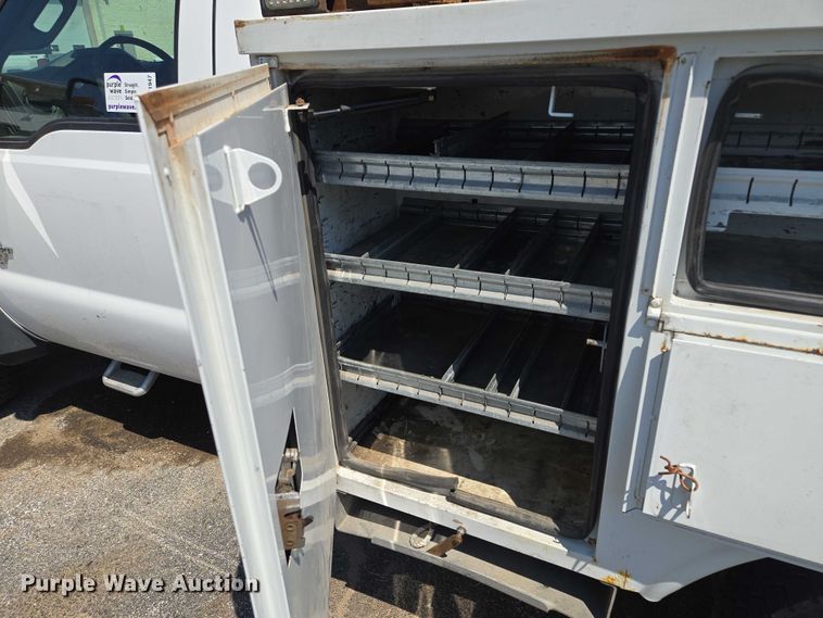 image for item EF1947 2011 Ford F550 Super Duty bucket truck