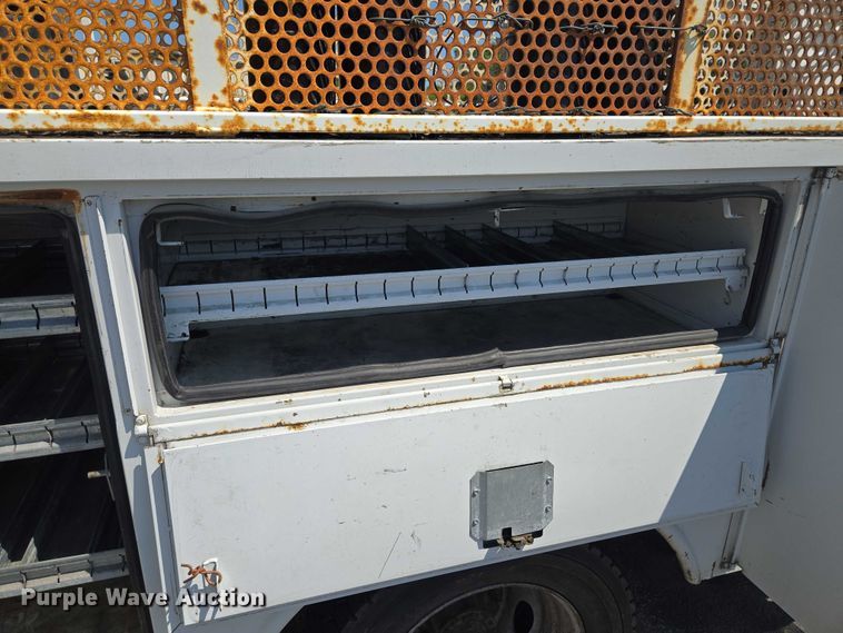 image for item EF1947 2011 Ford F550 Super Duty bucket truck