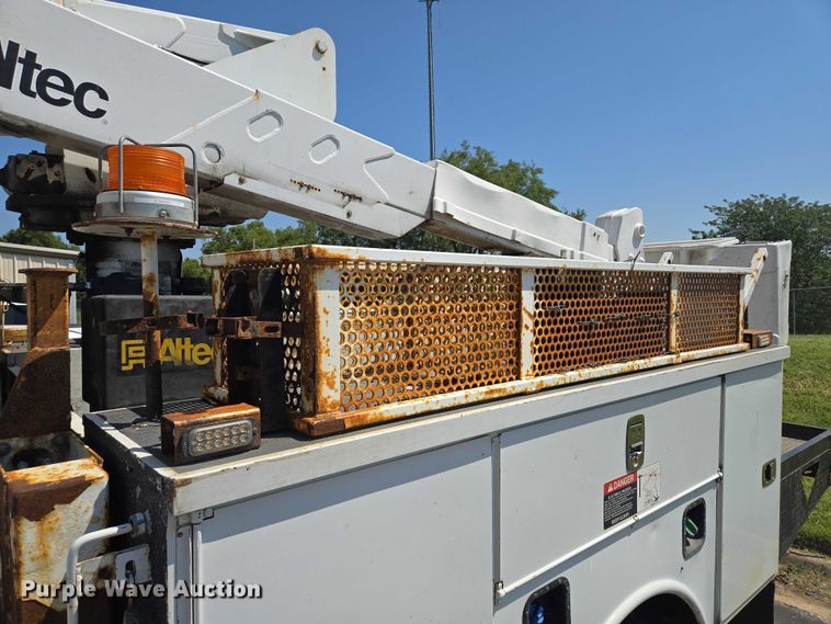 image for item EF1947 2011 Ford F550 Super Duty bucket truck