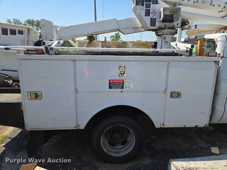 image for item EF1947 2011 Ford F550 Super Duty bucket truck