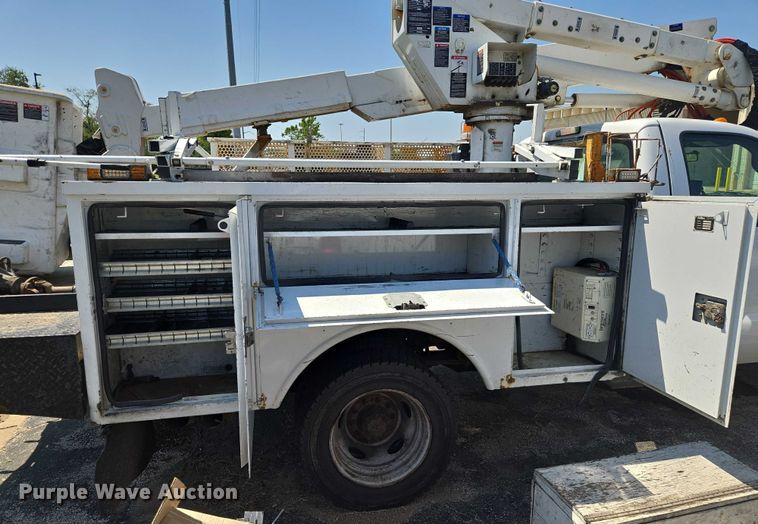 image for item EF1947 2011 Ford F550 Super Duty bucket truck