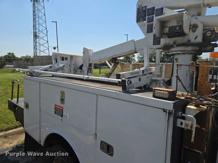 image for item EF1947 2011 Ford F550 Super Duty bucket truck