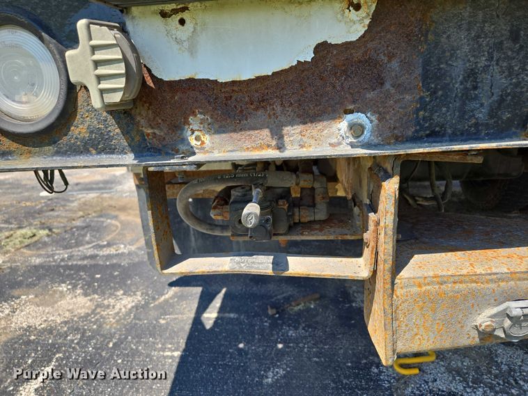 image for item EF1947 2011 Ford F550 Super Duty bucket truck