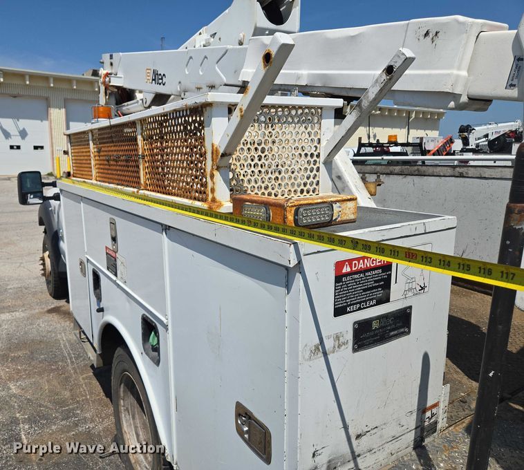 image for item EF1947 2011 Ford F550 Super Duty bucket truck