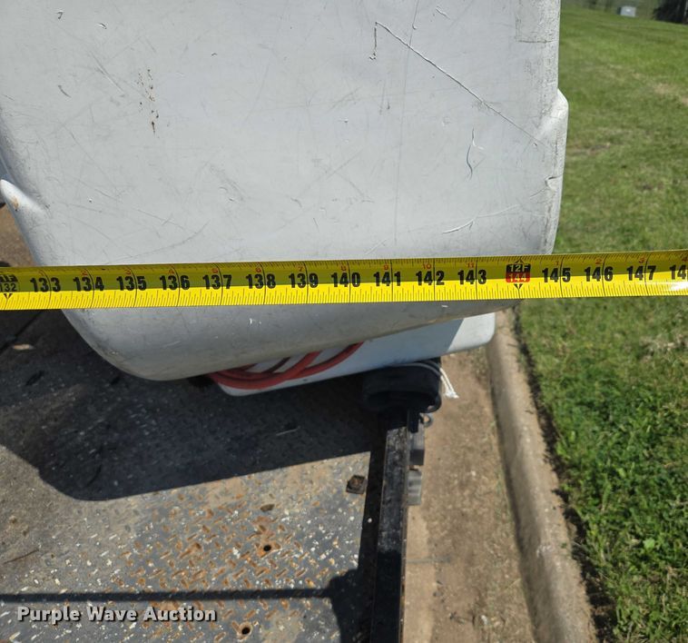 image for item EF1947 2011 Ford F550 Super Duty bucket truck