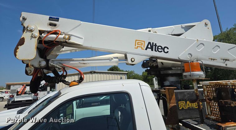 image for item EF1947 2011 Ford F550 Super Duty bucket truck