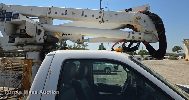 image for item EF1947 2011 Ford F550 Super Duty bucket truck