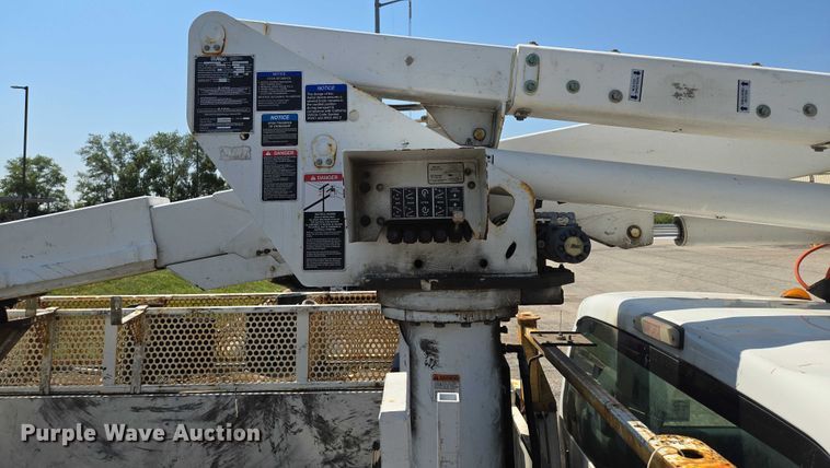 image for item EF1947 2011 Ford F550 Super Duty bucket truck