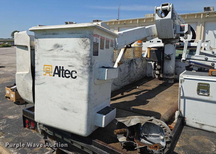 image for item EF1947 2011 Ford F550 Super Duty bucket truck