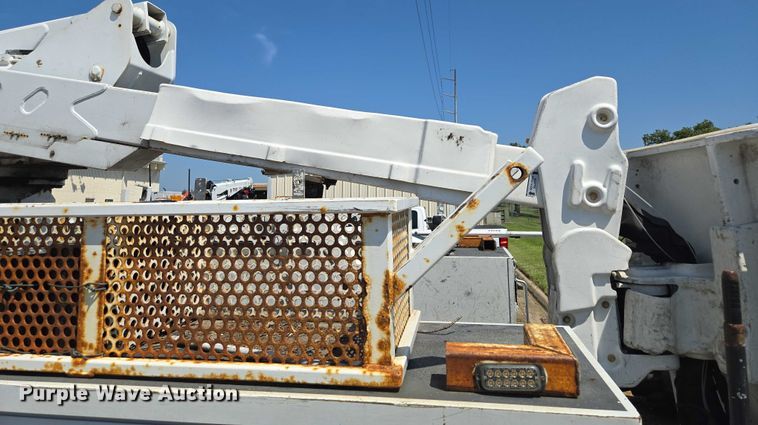 image for item EF1947 2011 Ford F550 Super Duty bucket truck