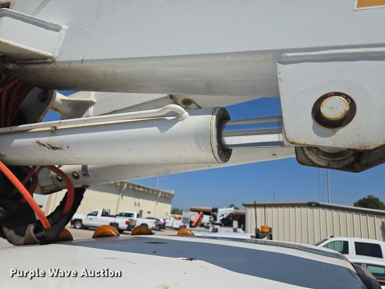 image for item EF1947 2011 Ford F550 Super Duty bucket truck