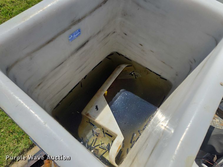 image for item EF1947 2011 Ford F550 Super Duty bucket truck