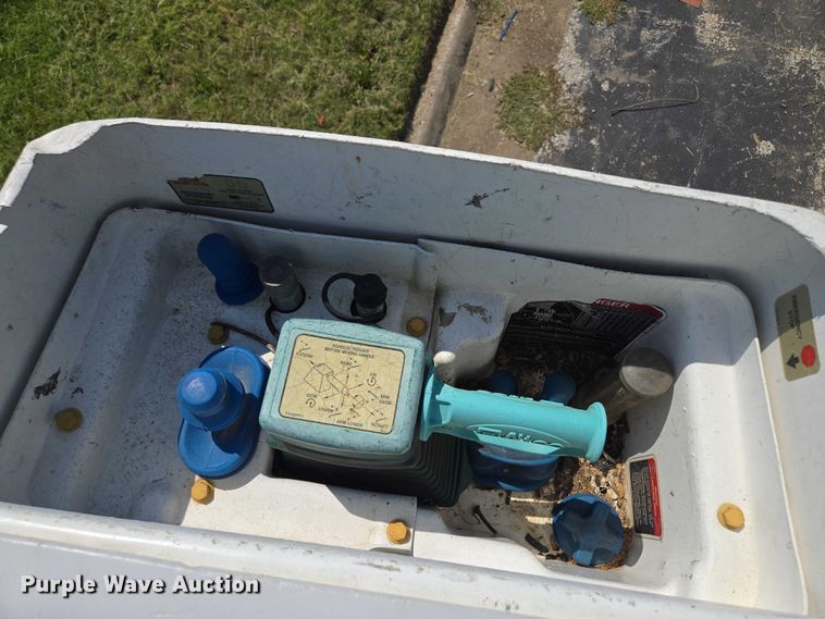 image for item EF1947 2011 Ford F550 Super Duty bucket truck