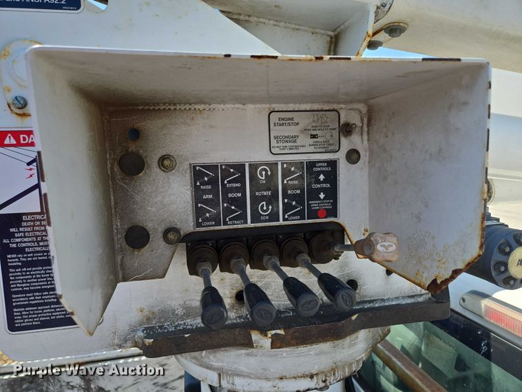 image for item EF1947 2011 Ford F550 Super Duty bucket truck