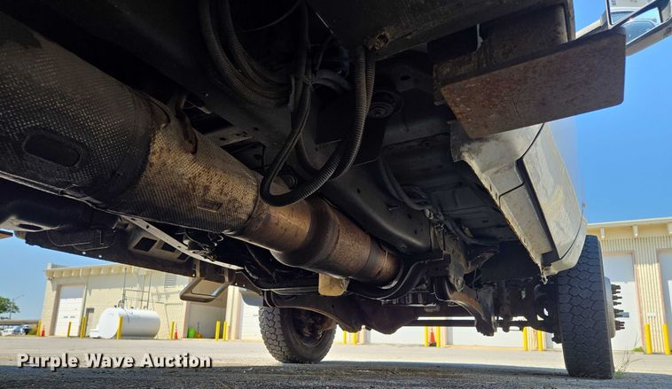 image for item EF1947 2011 Ford F550 Super Duty bucket truck