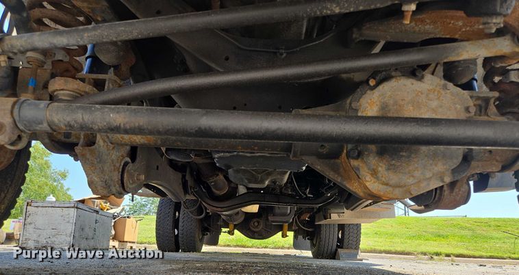 image for item EF1947 2011 Ford F550 Super Duty bucket truck