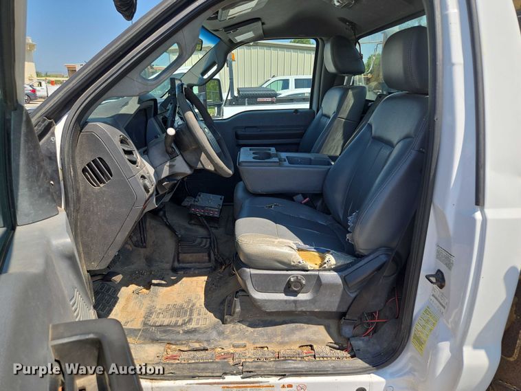 image for item EF1947 2011 Ford F550 Super Duty bucket truck