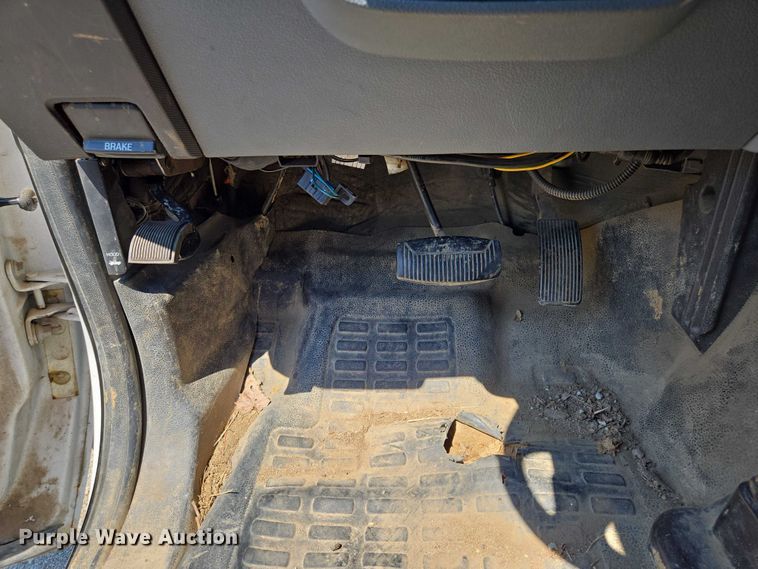 image for item EF1947 2011 Ford F550 Super Duty bucket truck