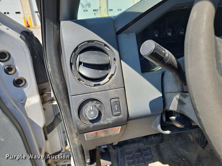 image for item EF1947 2011 Ford F550 Super Duty bucket truck